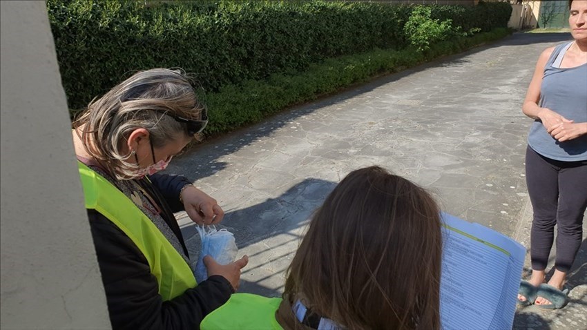 La consegna delle mascherine