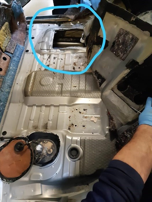 Trasportatore di caffè fermato per un controllo, trovato con chili di cocaina: arrestato