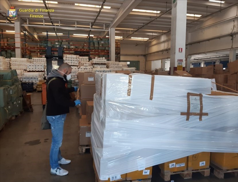 Coronavirus e criminalità: maxi-sequestro di mascherine e test sierologici rapidi irregolari