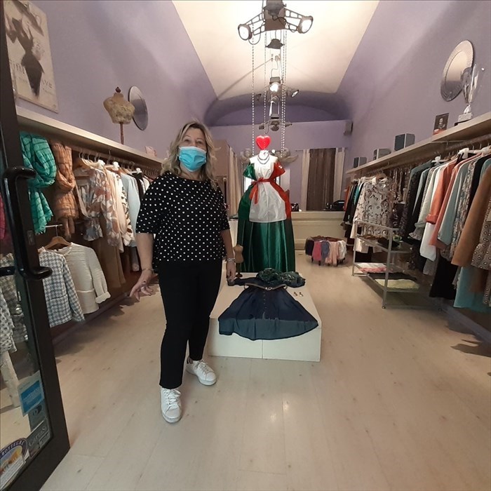 Patrizia e il suo bel manichino patriottico