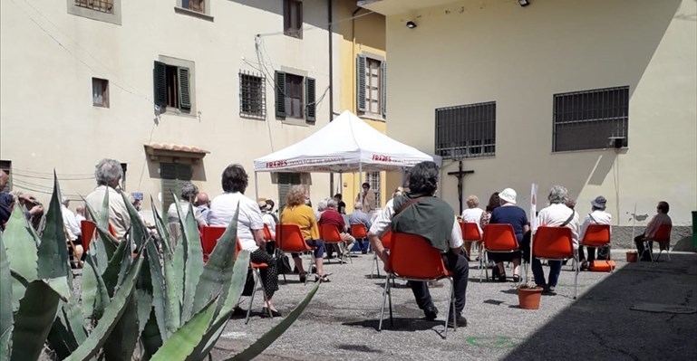 La messa all'aperto a Badia a Ripoli