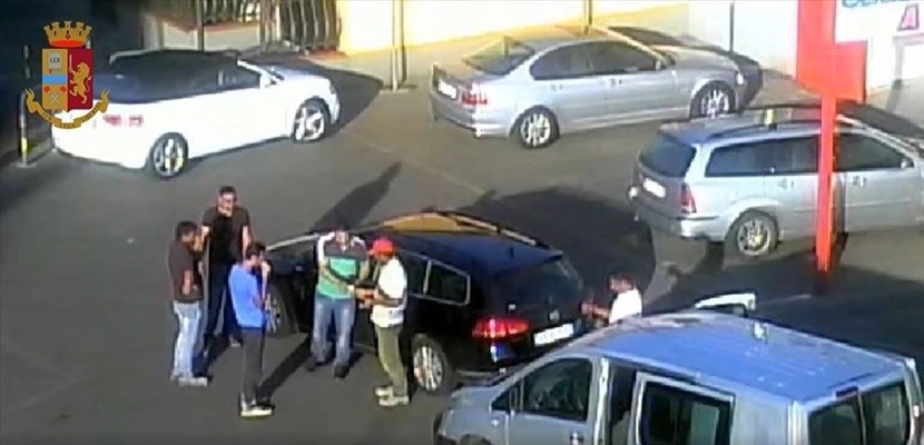 Caporali nei cantieri edili: undici arresti