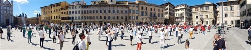 Operatori turistici in piazza Santa Croce: ""Rischiamo di chiudere tutti"",""Giuseppe Gargiulo Demidoff Viaggi