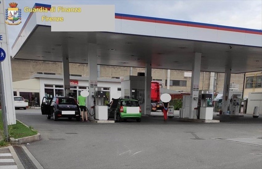 Maxi evasione fiscale per un'azienda che distribuisce carburante: sequestri milionari