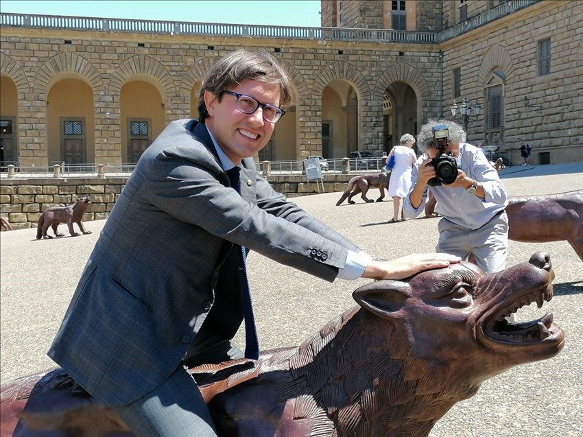 Nardella cavalca i lupi