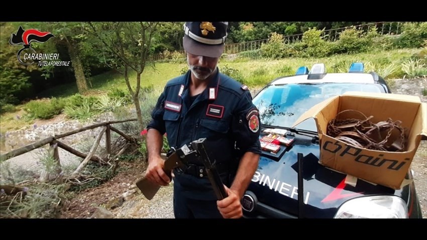 La merce sequestrata ai due bracconieri