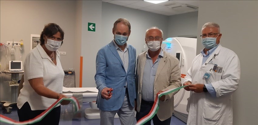 Il taglio del nastro