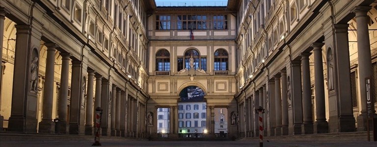 Il piazzale degli Uffizi