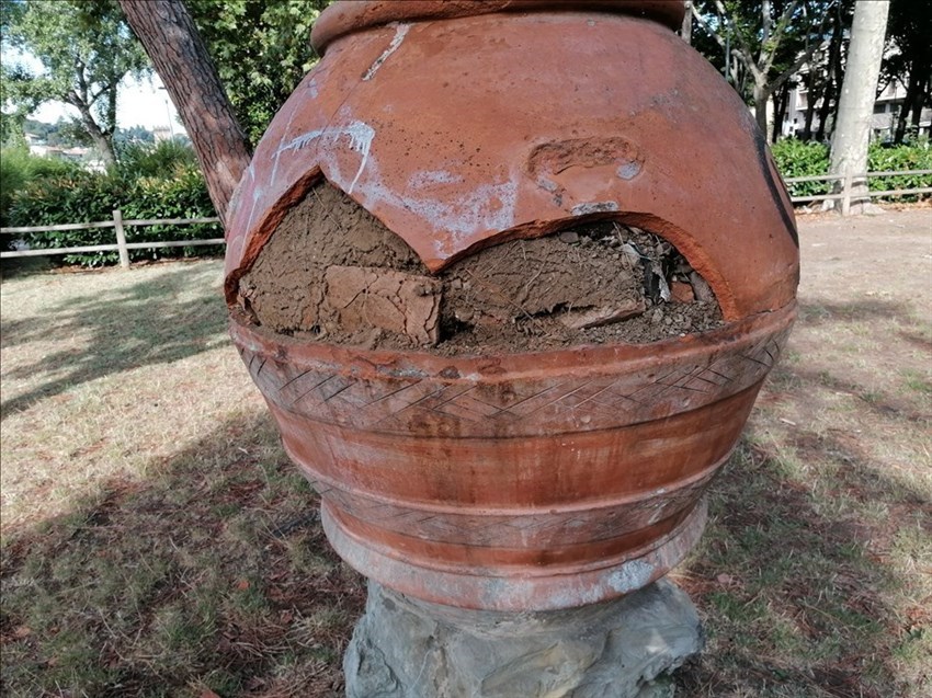 l'orcio storico vandalizzato