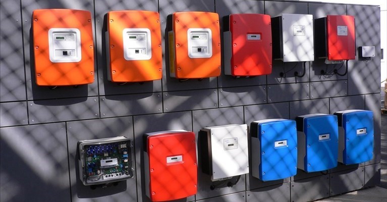 Incendio all'inverter del fotovoltaioco a Signa