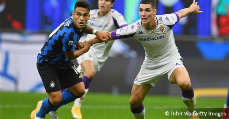 Un contrasto in area viola