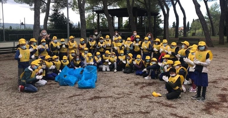 I bambini fanno plogging