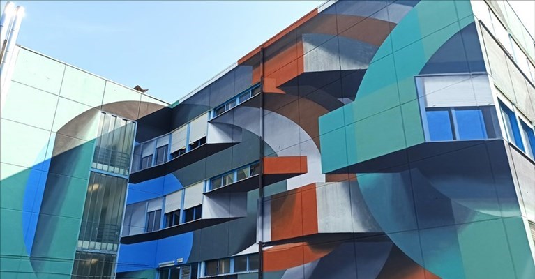 i colori sulla scuola