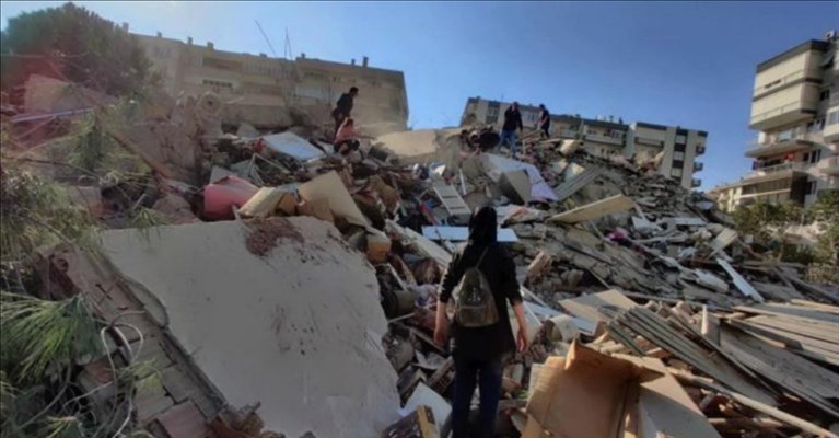 una delle prime immagini dei crolli