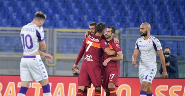 La Roma esulta dopo la vittoria