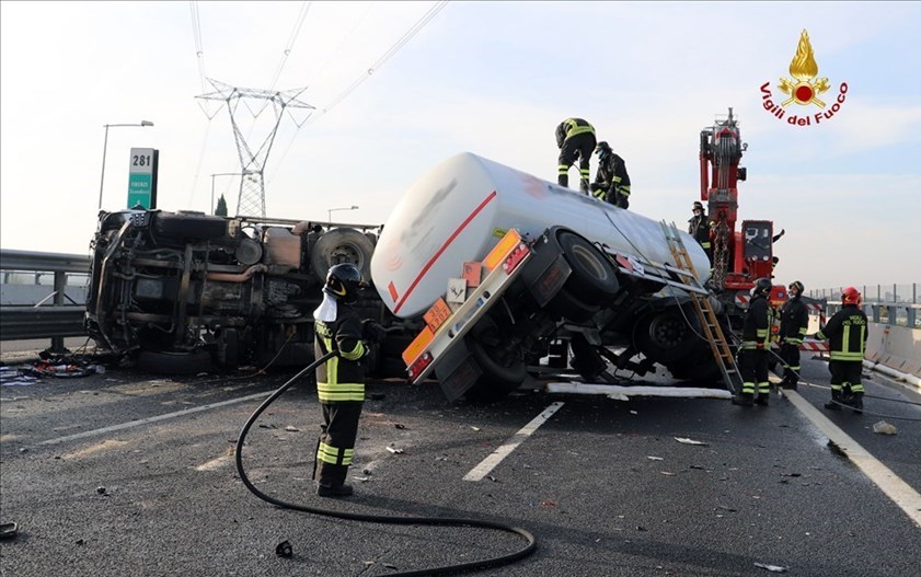 Incidente in autostrada -  cisterna