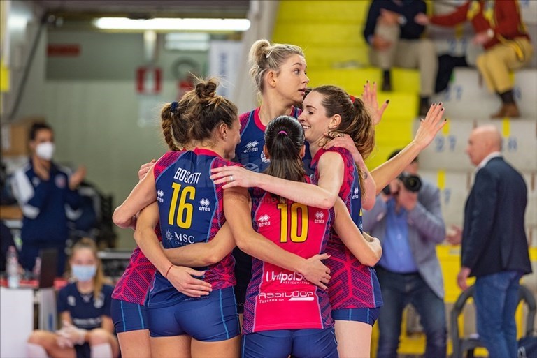 L'esultanza della Savino Del Bene Scandicci a fine partita