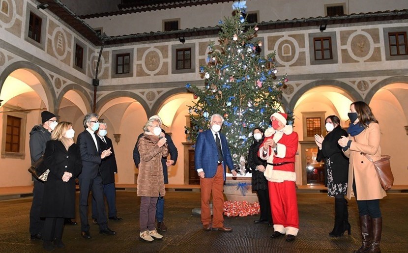 L'inaugurazione dell'albero