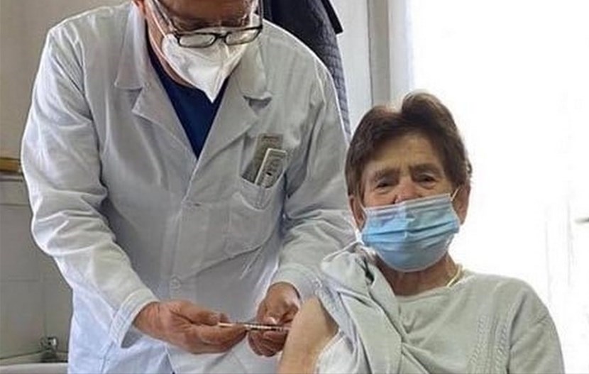 Bisnonna Matilda. Vaccinata il giorno del 91esimo compleanno