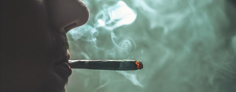 fermato spacciatore di hashish