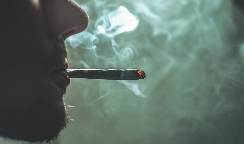 fermato spacciatore di hashish