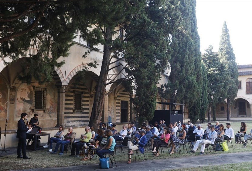 Tommaso Sacchi in riunione con operatori della cultura