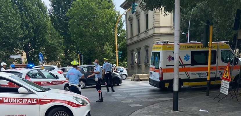 la Polizia Municiapel sul luogo del sinistro