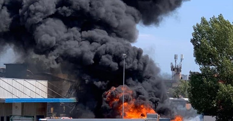 incendio a Campi Biisenzio