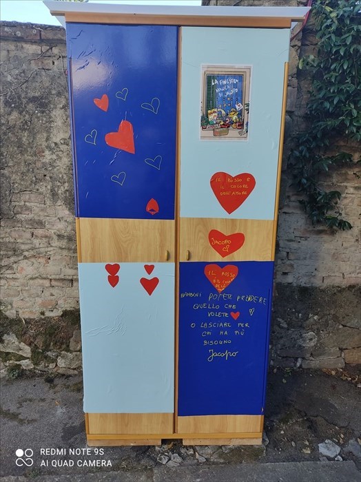 l'armadio collocato nel viuzzo dei Bruni