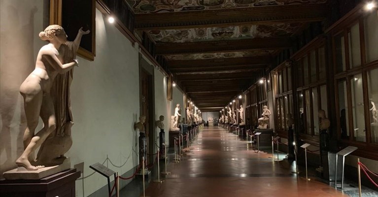 Gli Uffizi si notte