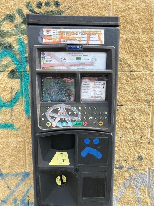 parcheggio via Gramsci