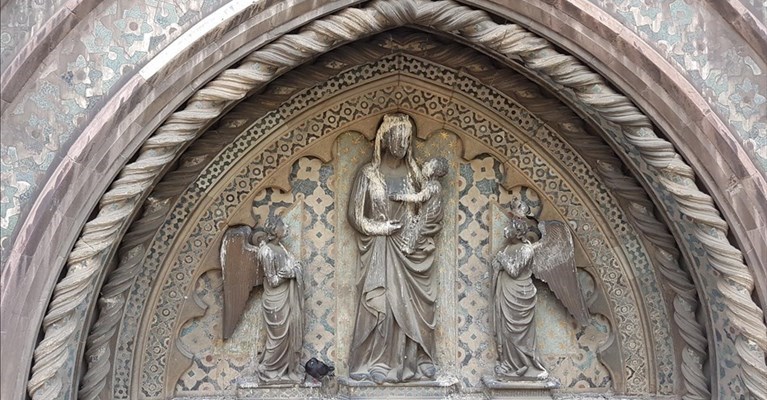 particolare della porta