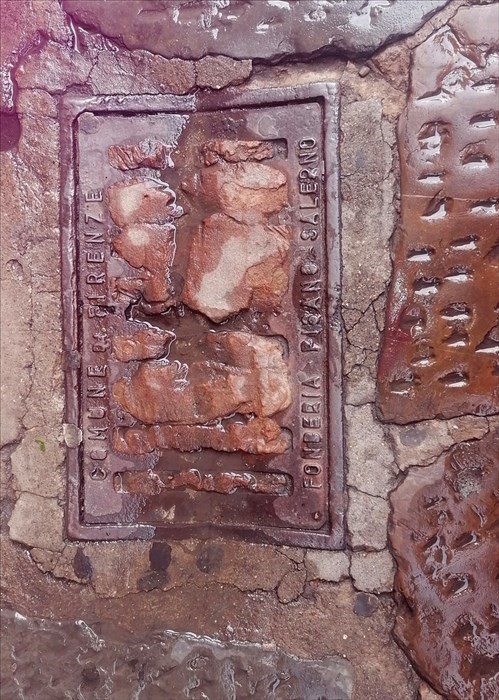 altra caditoia murata