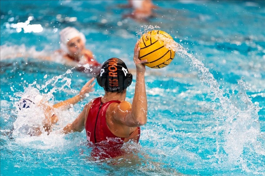 Una giocatrice della SIS Roma durante la fase di contropiede.