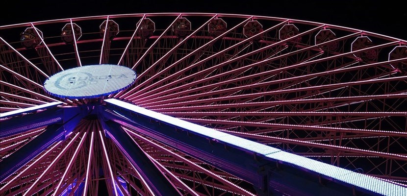 è polemica politica sulla ruota panoramica