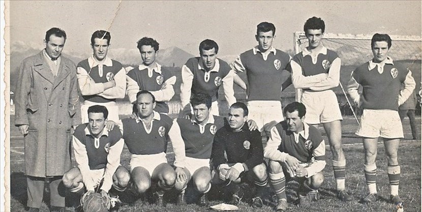 Antonio Cordone, quarto da sinistra accosciato