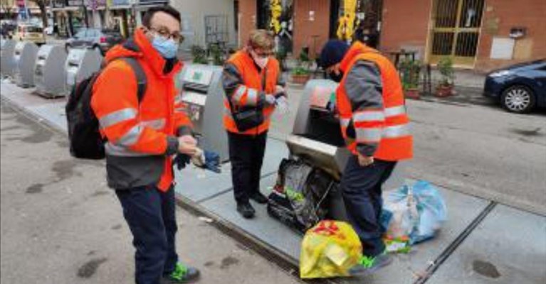 ispettori ambientali al lavoro