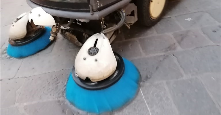 sospensione pulizia strade