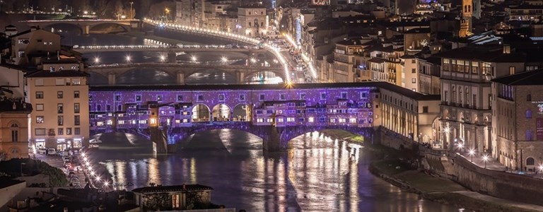 Il Ponte vecchio illuminato