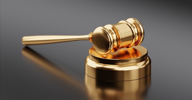 gli avvocati vogliono tornare in tribunale