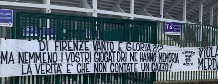 lo striscione comparso a Firenze