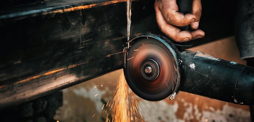 Ha usato un flessibile per tagliare il lucchetto. Forse sperava di non essere notato...