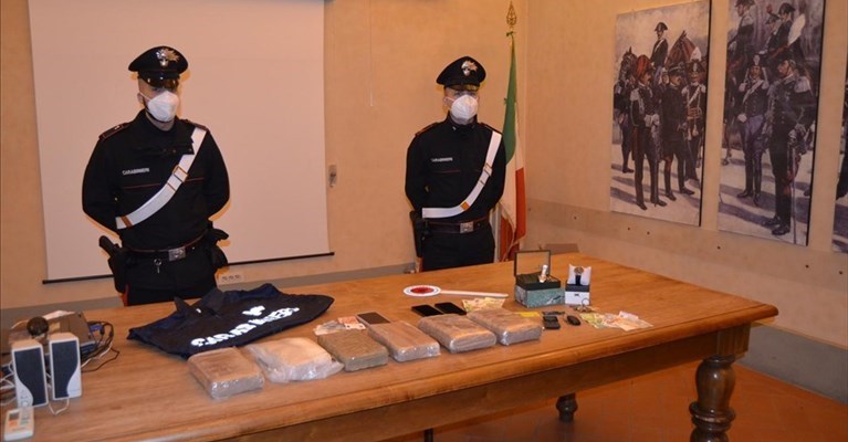 maxi sequestro di droga a Firenze