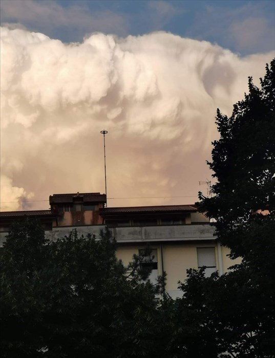 il cielo sopra Firenze nel tardo pomeriggio