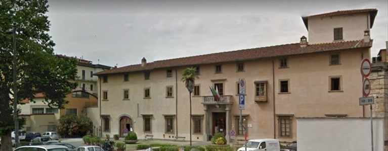 Villa Arrivabene, Piazza Alberti