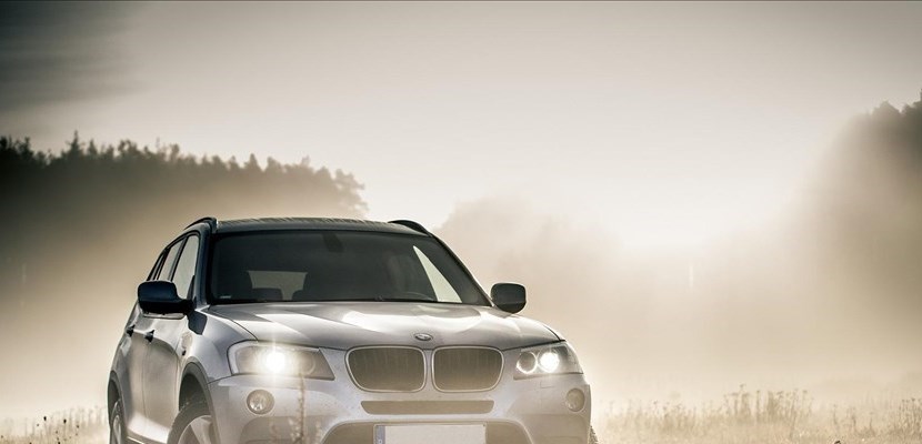 rubata la refurtiva presa dall'auto di un turista