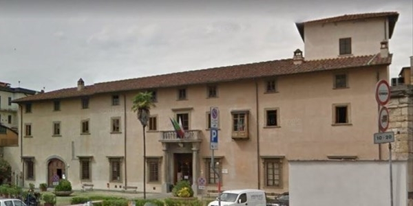 Villa Arrivabene, Piazza Alberti