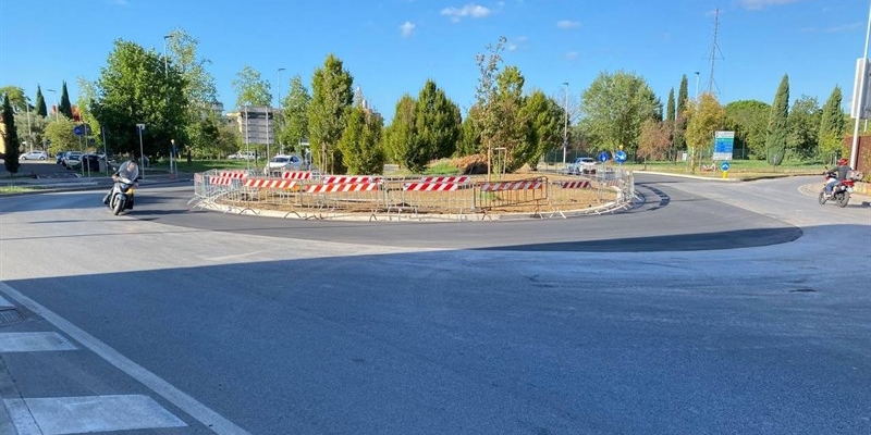 La rotatoria del Gignoro ""ristretta"",""Facebook