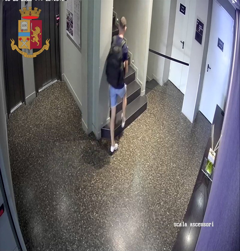 i ladri ripresi dalle telecamere