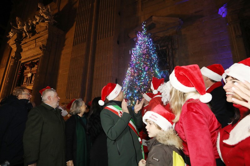 l'accensione degli alberi di Natale